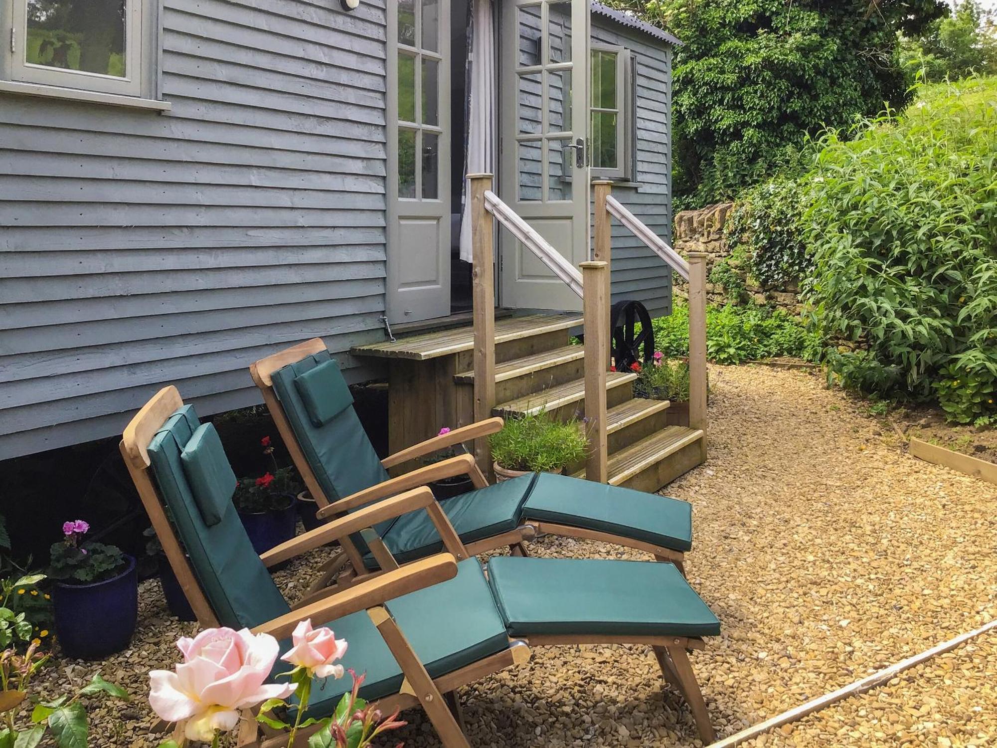 Fig Tree Shepherds Hut Bridport Exterior photo